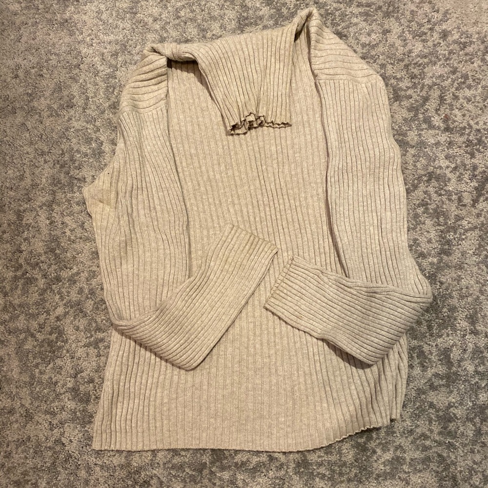 Gap men’s tan turtle neck